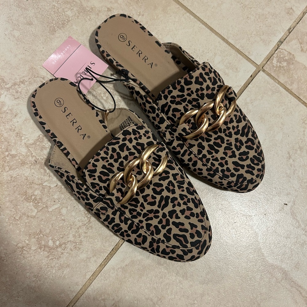 Serra Women's Animal Print Flat Mules with Gold Detail - Picture 3 of 3